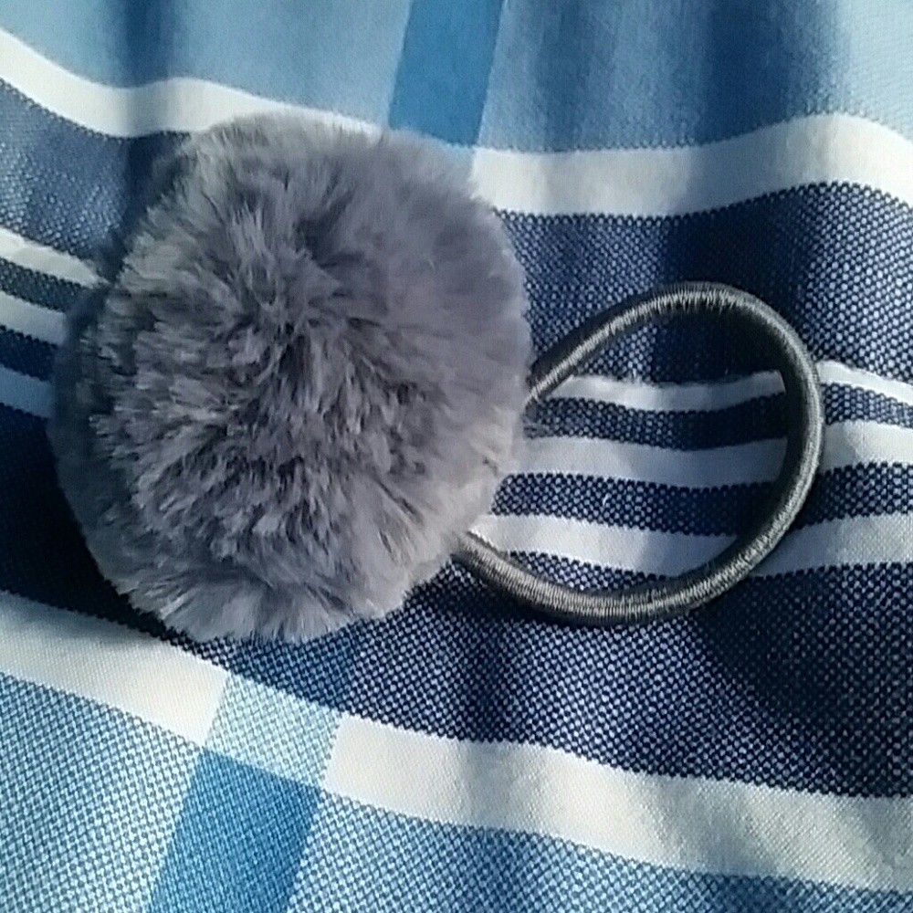 Faux fur pom-pom zipper pull/ hair tie
